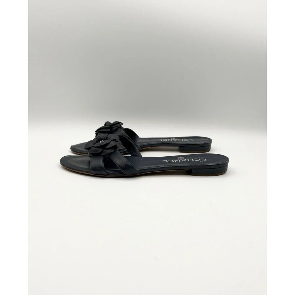 Chanel Navy Leather Camellia Embellished CC Logo Thong Flat Slides Size EU 39